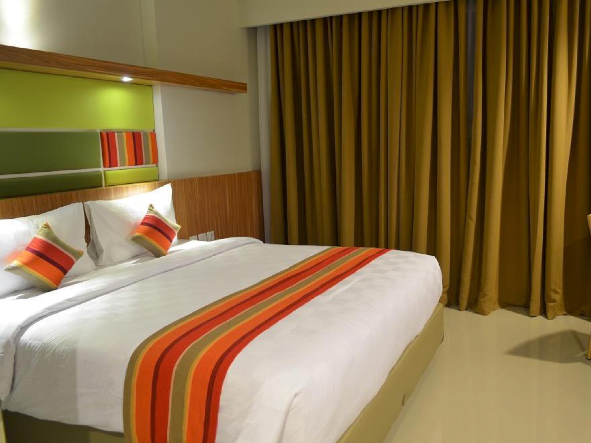 Kyriad Hotel Airport Jakarta Tangerang Exterior foto