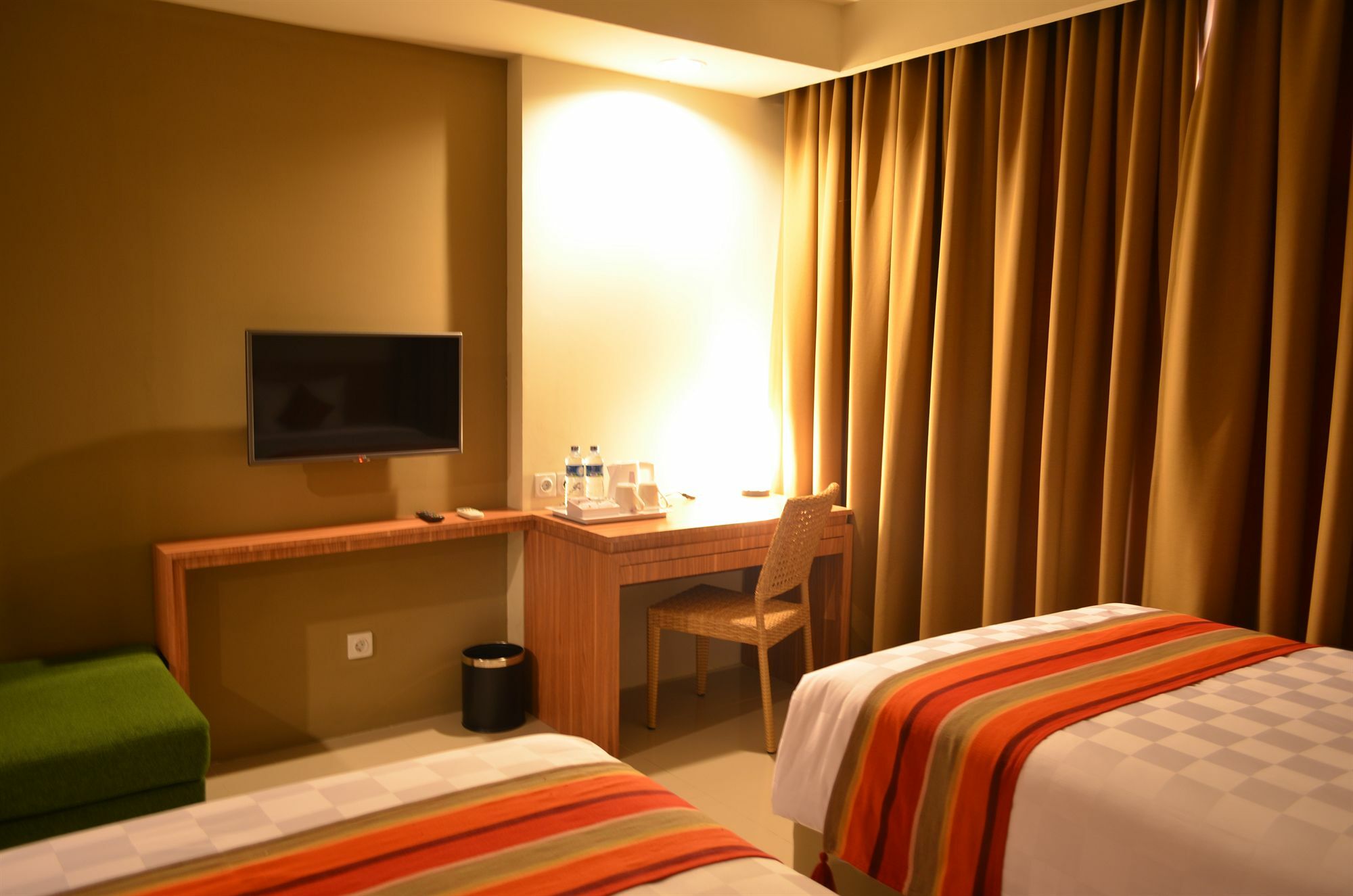 Kyriad Hotel Airport Jakarta Tangerang Exterior foto